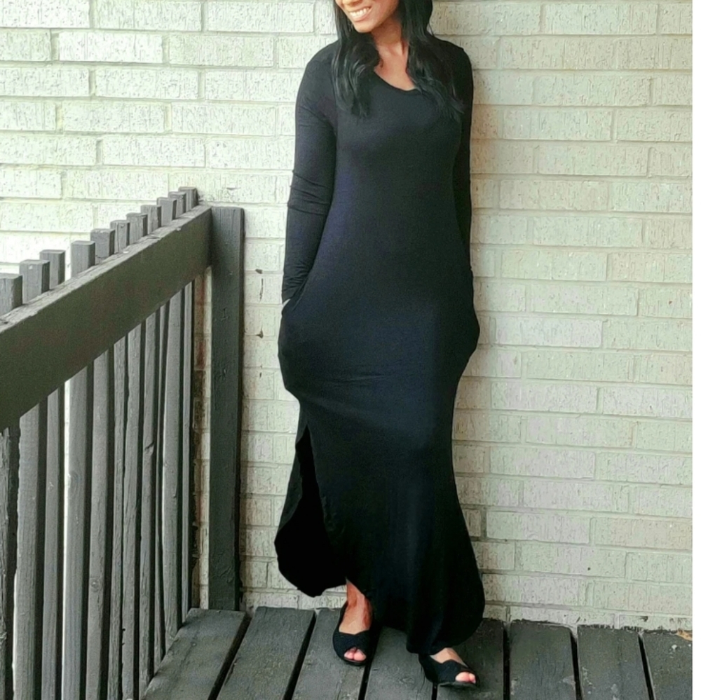 Long Sleeve Black Maxi Dress with Pockets